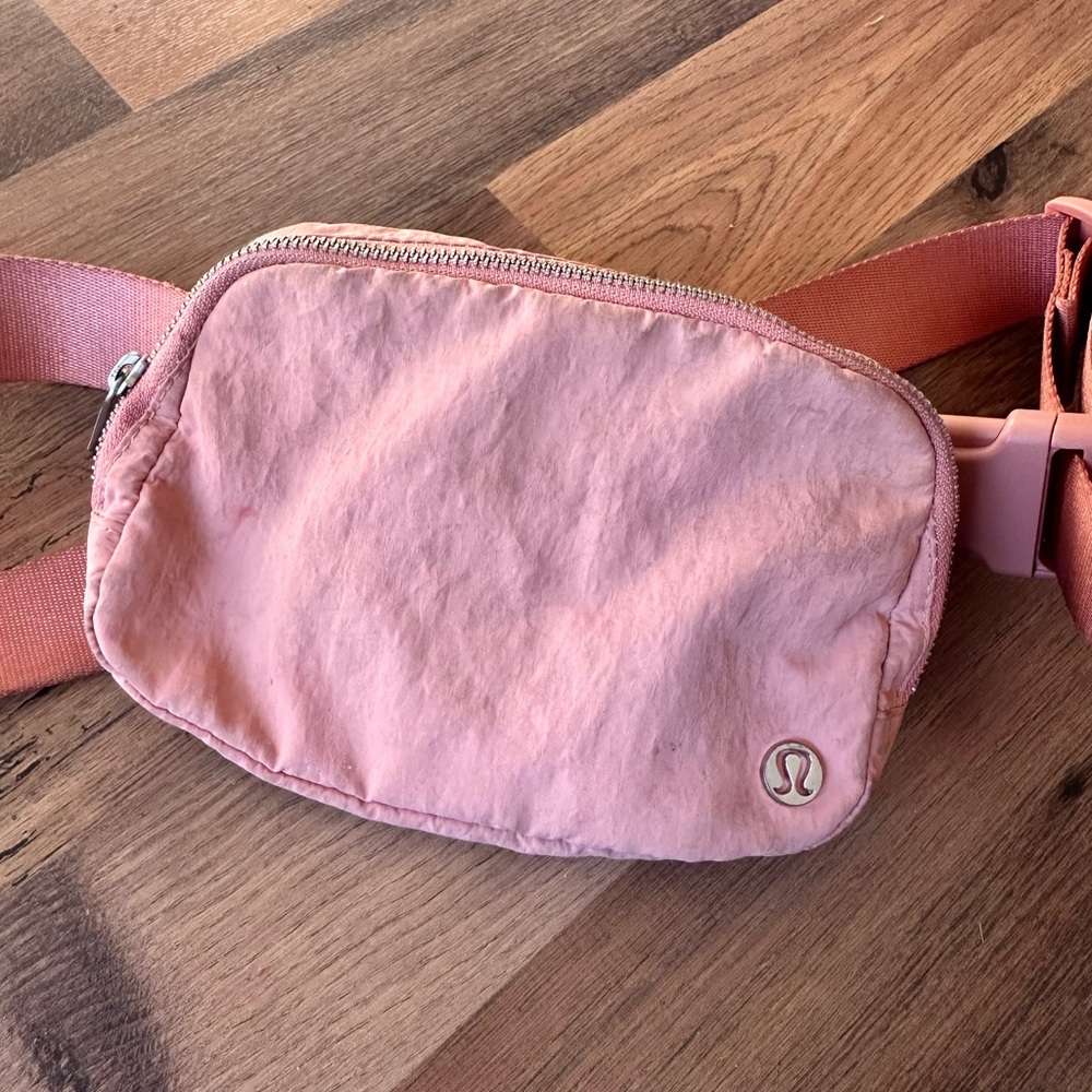 Lululemon Everywhere Belt Bag